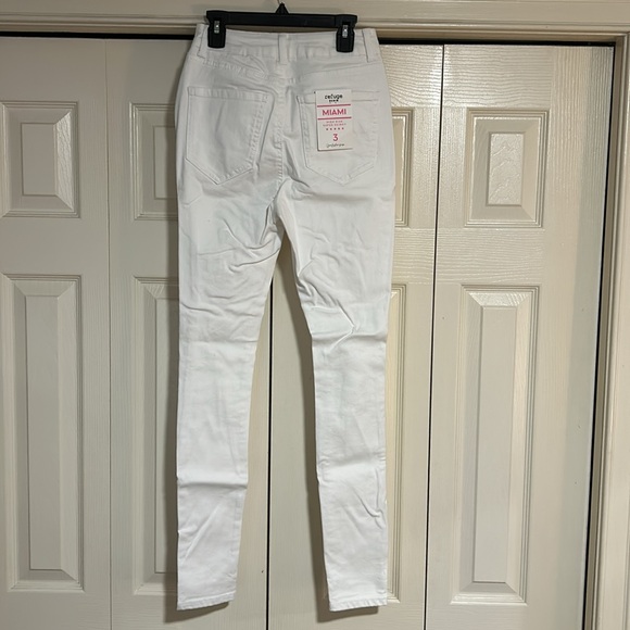 REFUGE Skinny Jeans - Picture 5 of 5